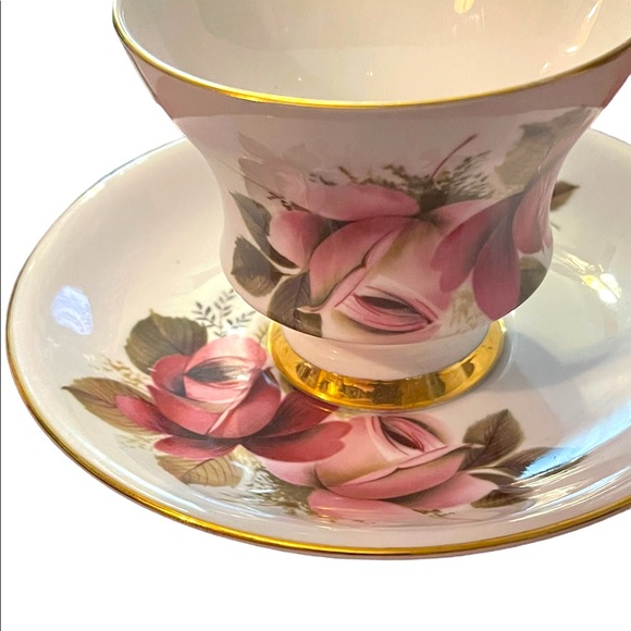 Vintage Royal Windsor Tea cup and saucer pink roses flower floral set bone china - Picture 3 of 8